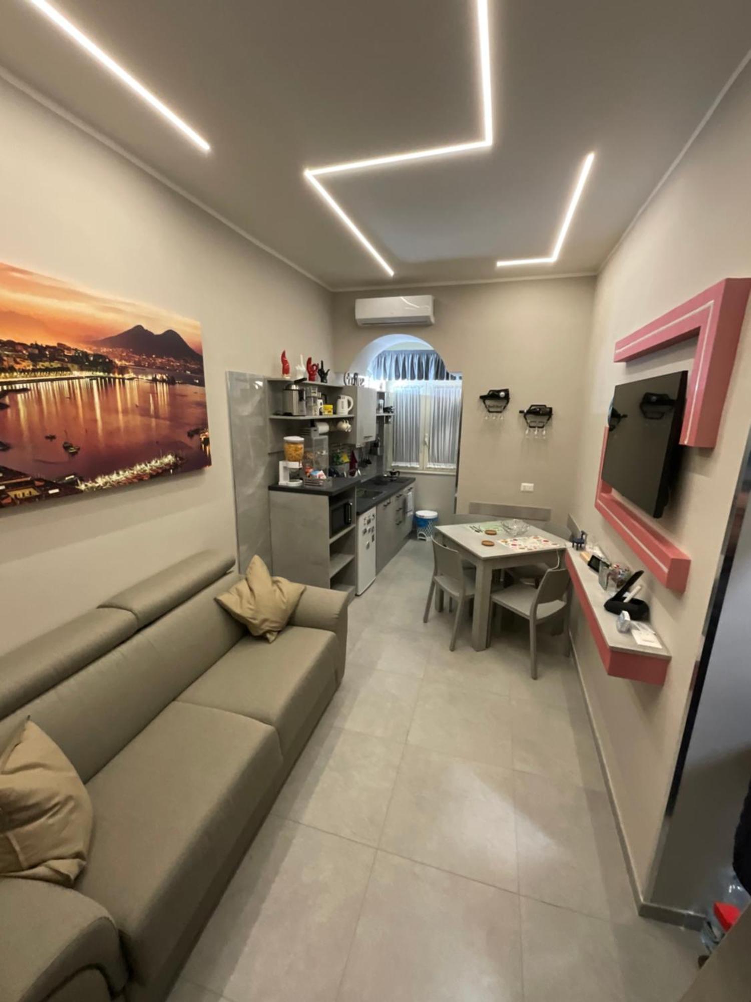 B&B Piccololucio2 Наполи Екстериор снимка